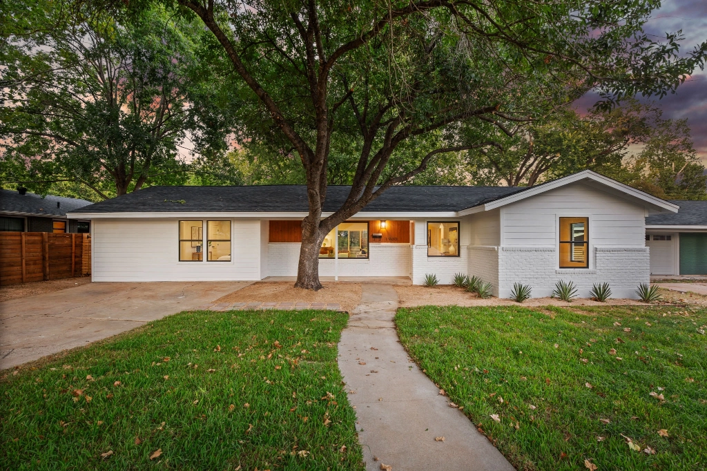 Curbside view of front of home.